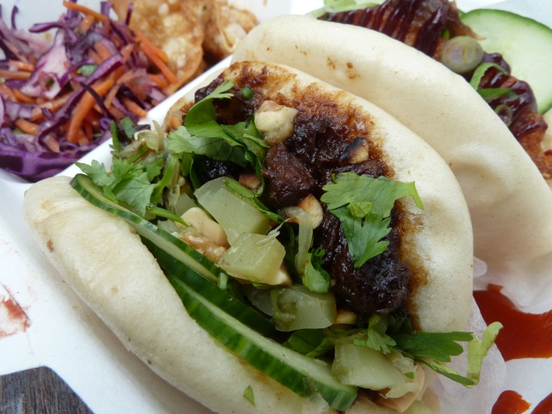 Braised ox cheek bun