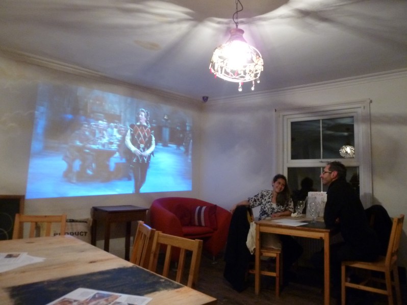 Silent entertainment