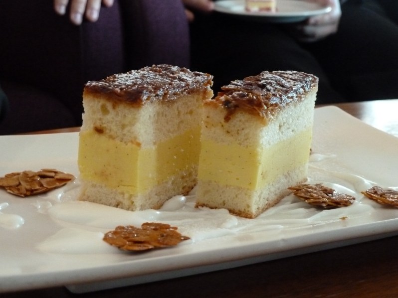 Bavarian 'bee sting' cake