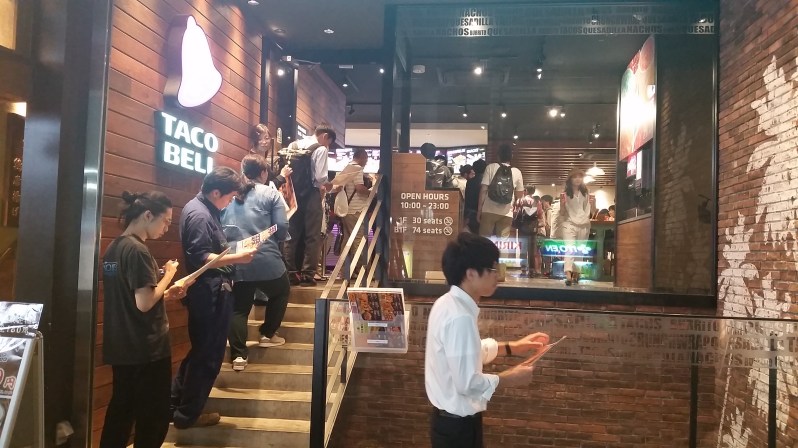 If you want junk, you gotta queue for it...